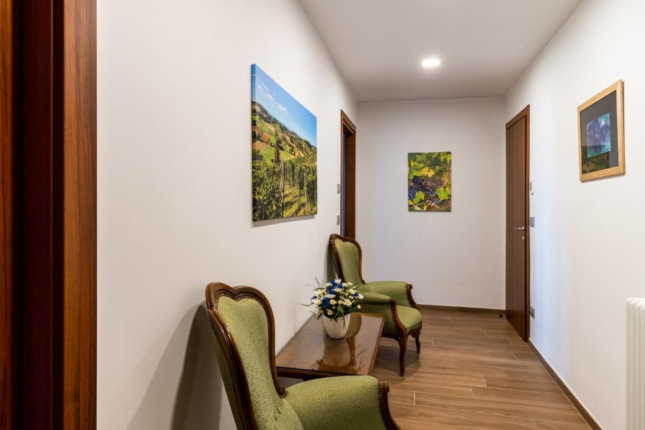 Agriturismo Tenuta La Meridiana Montegrosso dʼAsti Εξωτερικό φωτογραφία